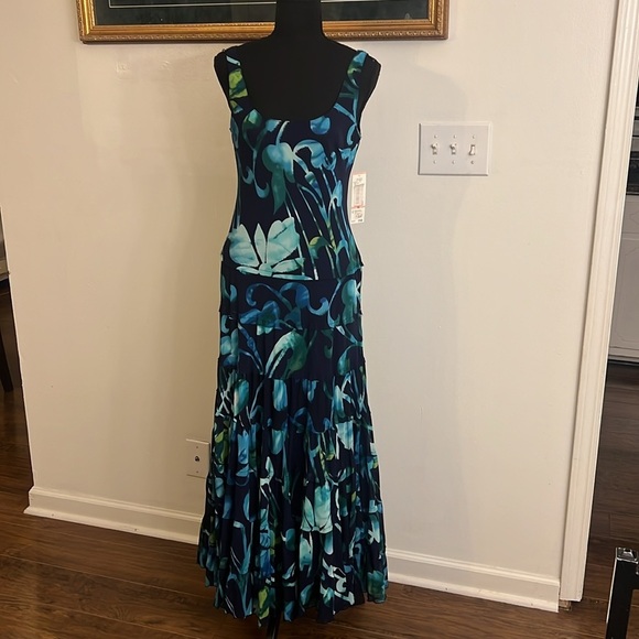 Jones New York Dresses & Skirts - NWT Sleeveless Spring Floral Maxi by Jones New York Sz. 10.
